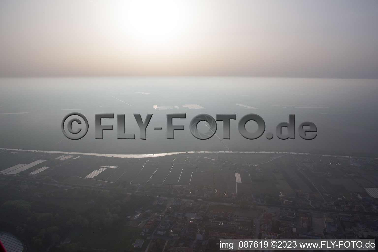 Fossone d'Adige im Bundesland Venetien, Italien vom Flugzeug aus