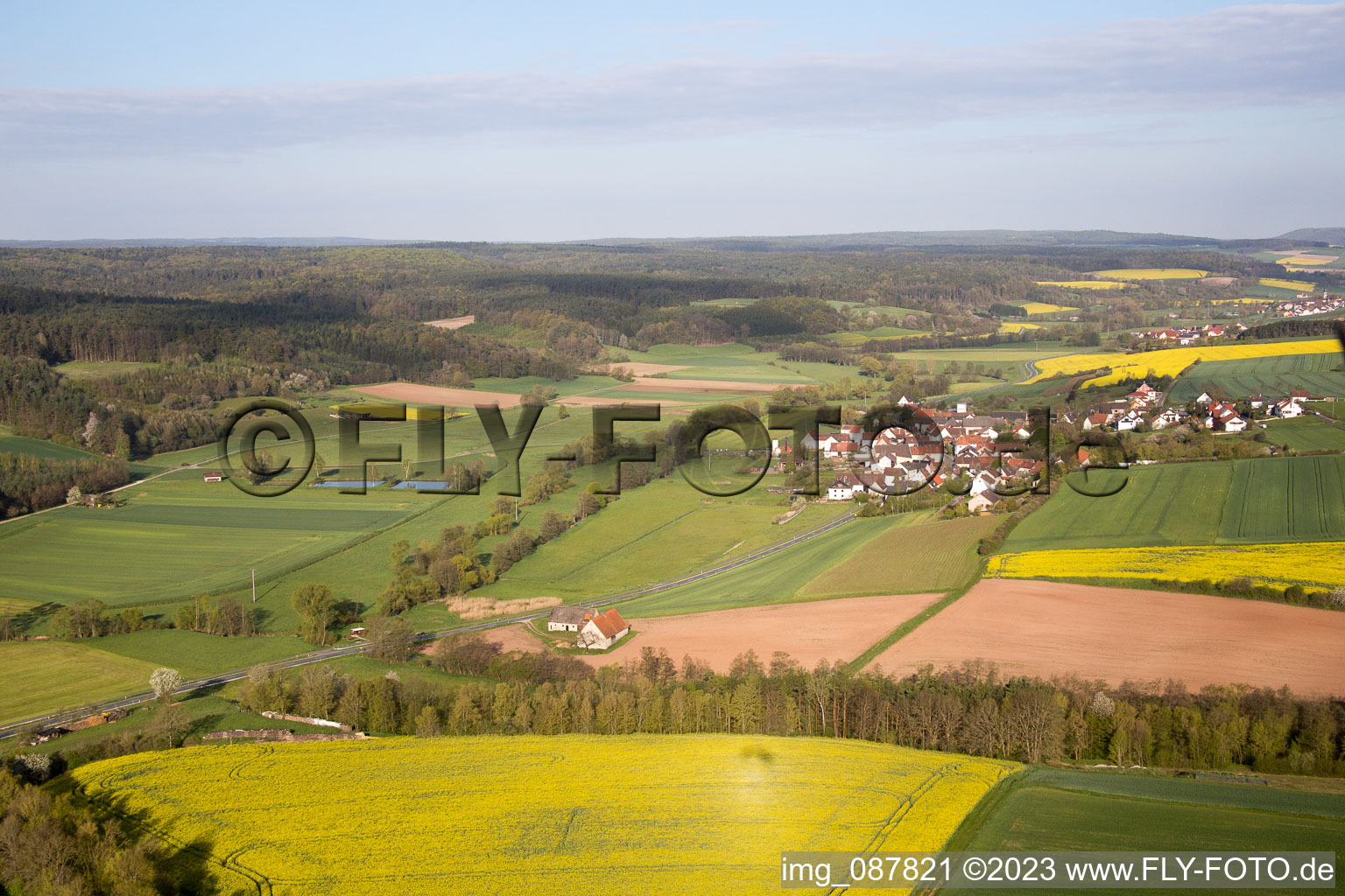 Luftbild von Oberneuses im Bundesland Bayern, Deutschland