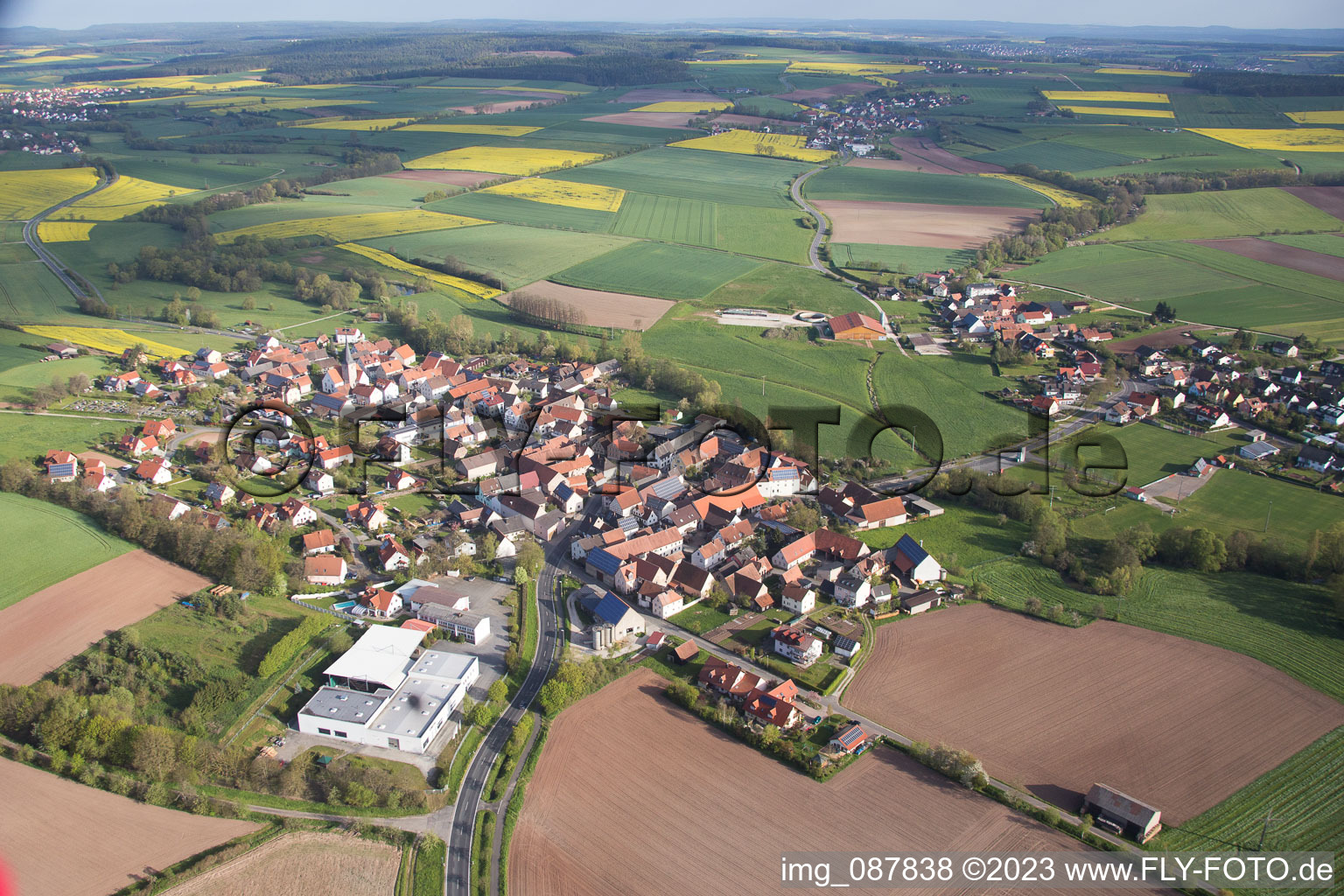 Schrägluftbild von Ampferbach im Bundesland Bayern, Deutschland