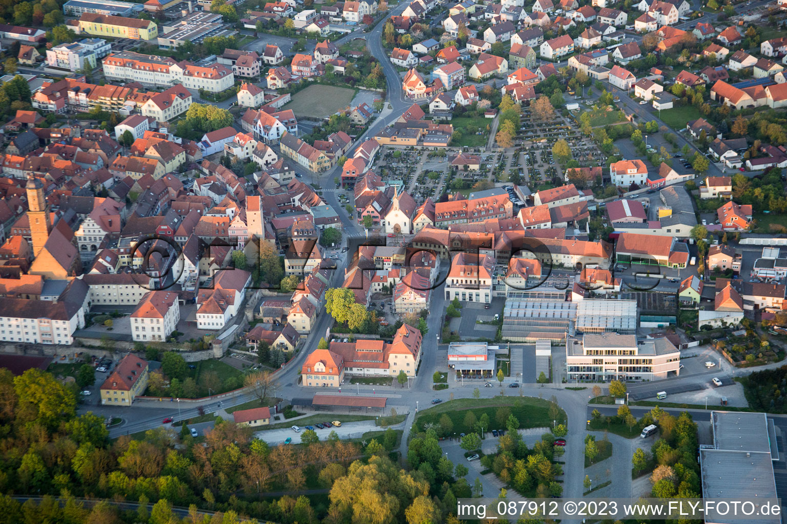 Volkach im Bundesland Bayern, Deutschland von einer Drohne aus