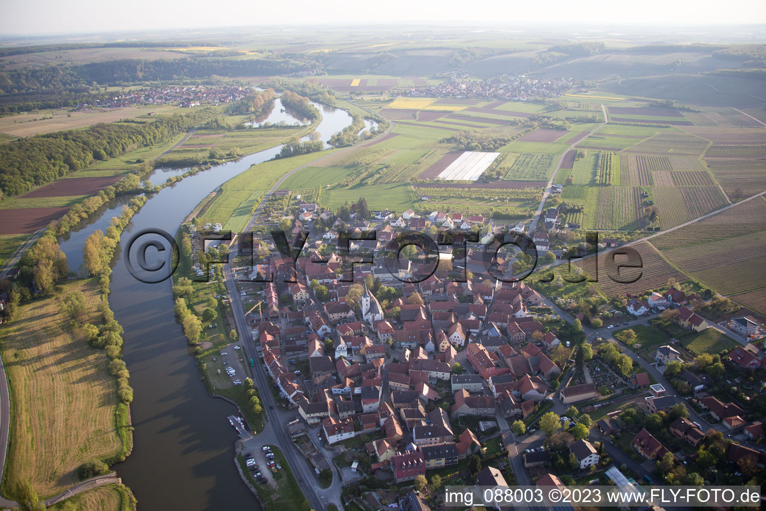 Luftbild von Obereisenheim im Bundesland Bayern, Deutschland