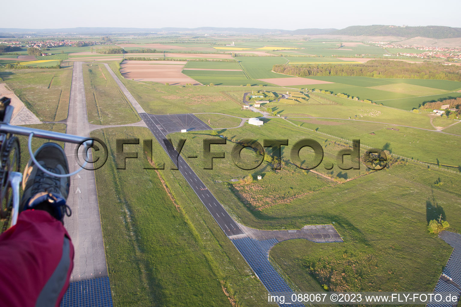Luftbild von Kitzingen, Flugplatz im Bundesland Bayern, Deutschland