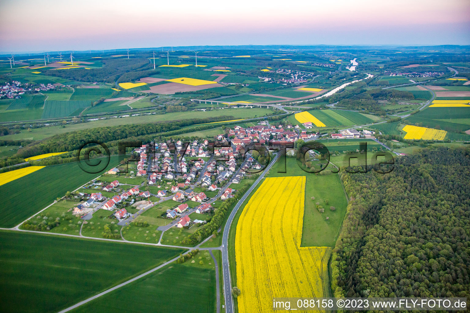 Luftaufnahme von Weyer in Gochsheim im Bundesland Bayern, Deutschland