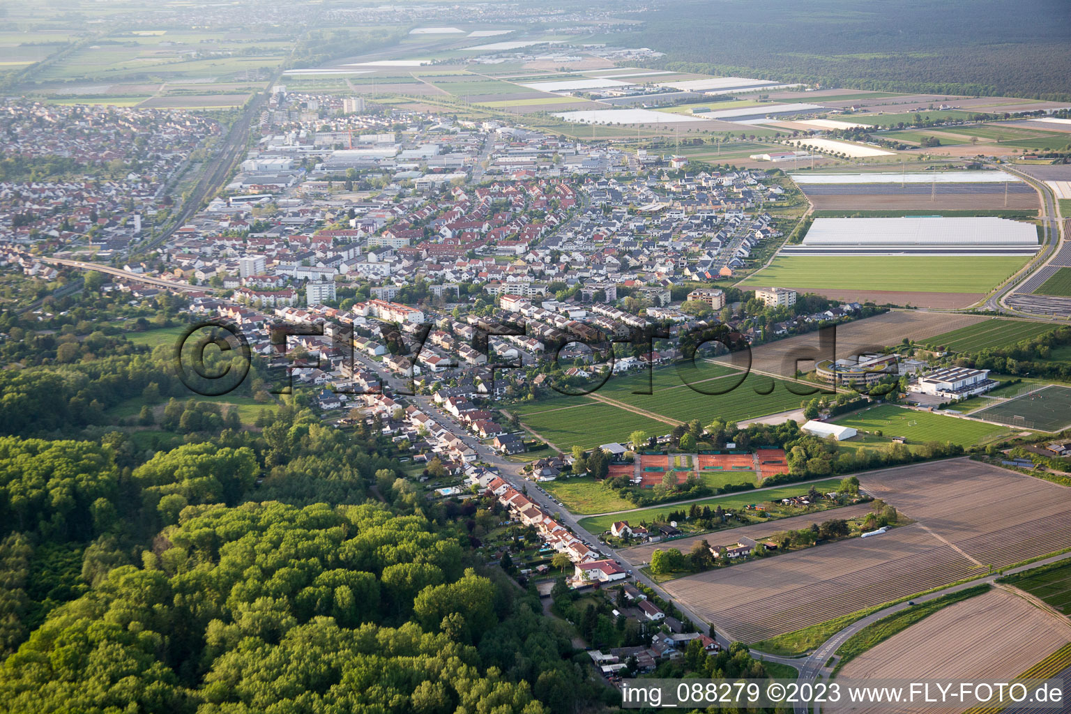 Drohnenaufname von Lampertheim im Bundesland Hessen, Deutschland