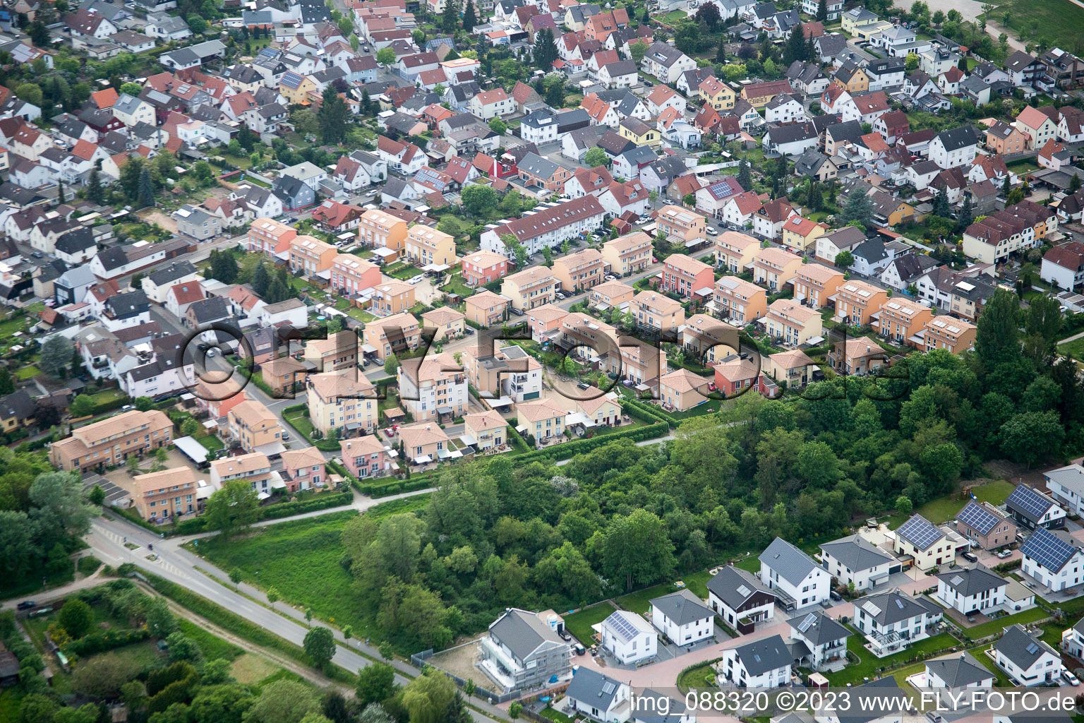 Lorsch im Bundesland Hessen, Deutschland von einer Drohne aus