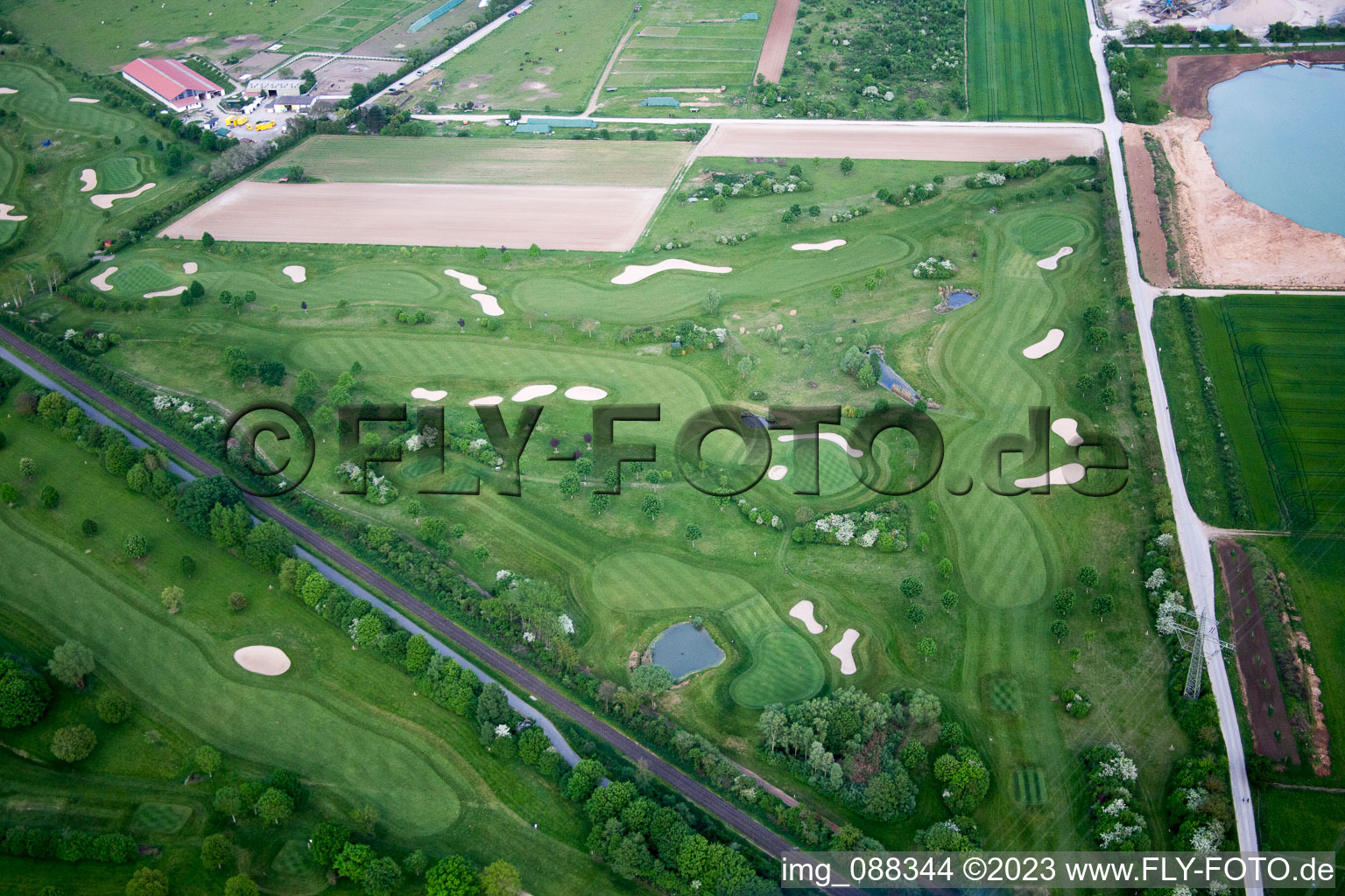 Schrägluftbild von Bensheim, Golfplatz im Bundesland Hessen, Deutschland
