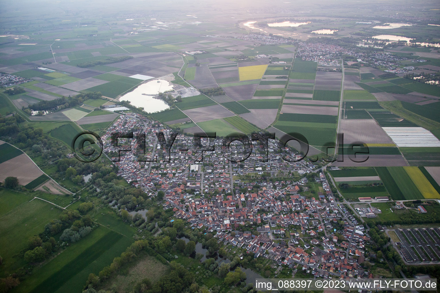 Luftaufnahme von Hamm am Rhein im Bundesland Rheinland-Pfalz, Deutschland