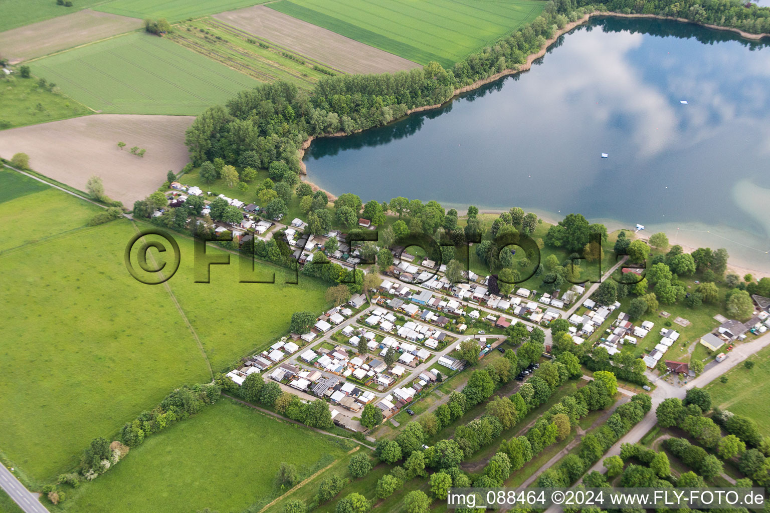 Wohnwagen und Zelte- Campingplatz - und Zeltplatz Riedsee in Riedstadt im Ortsteil Leeheim im Bundesland Hessen, Deutschland