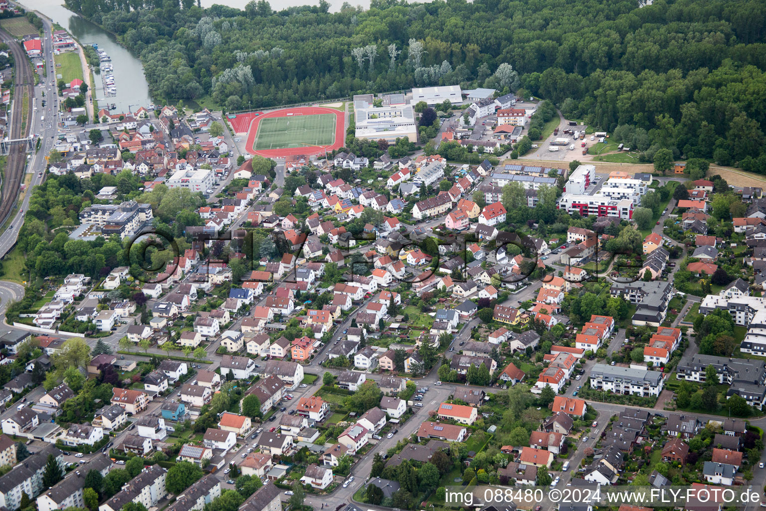 Drohnenbild von Oppenheim im Bundesland Rheinland-Pfalz, Deutschland