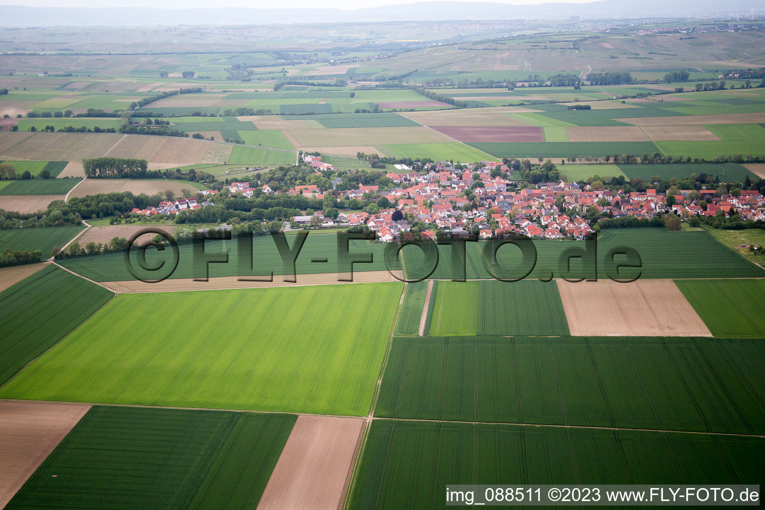 Luftaufnahme von Undenheim im Bundesland Rheinland-Pfalz, Deutschland