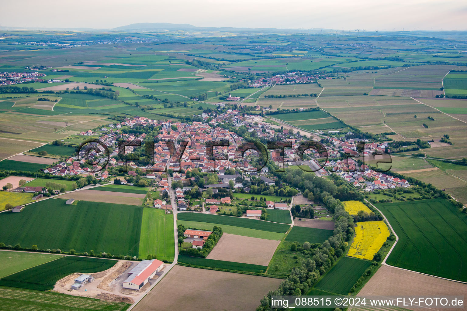 Luftaufnahme von Bechtolsheim im Bundesland Rheinland-Pfalz, Deutschland