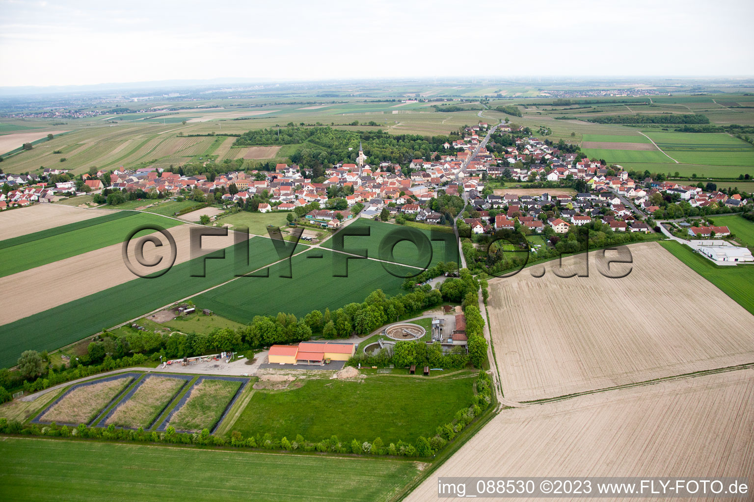 Luftaufnahme von Dittelsheim-Heßloch im Bundesland Rheinland-Pfalz, Deutschland