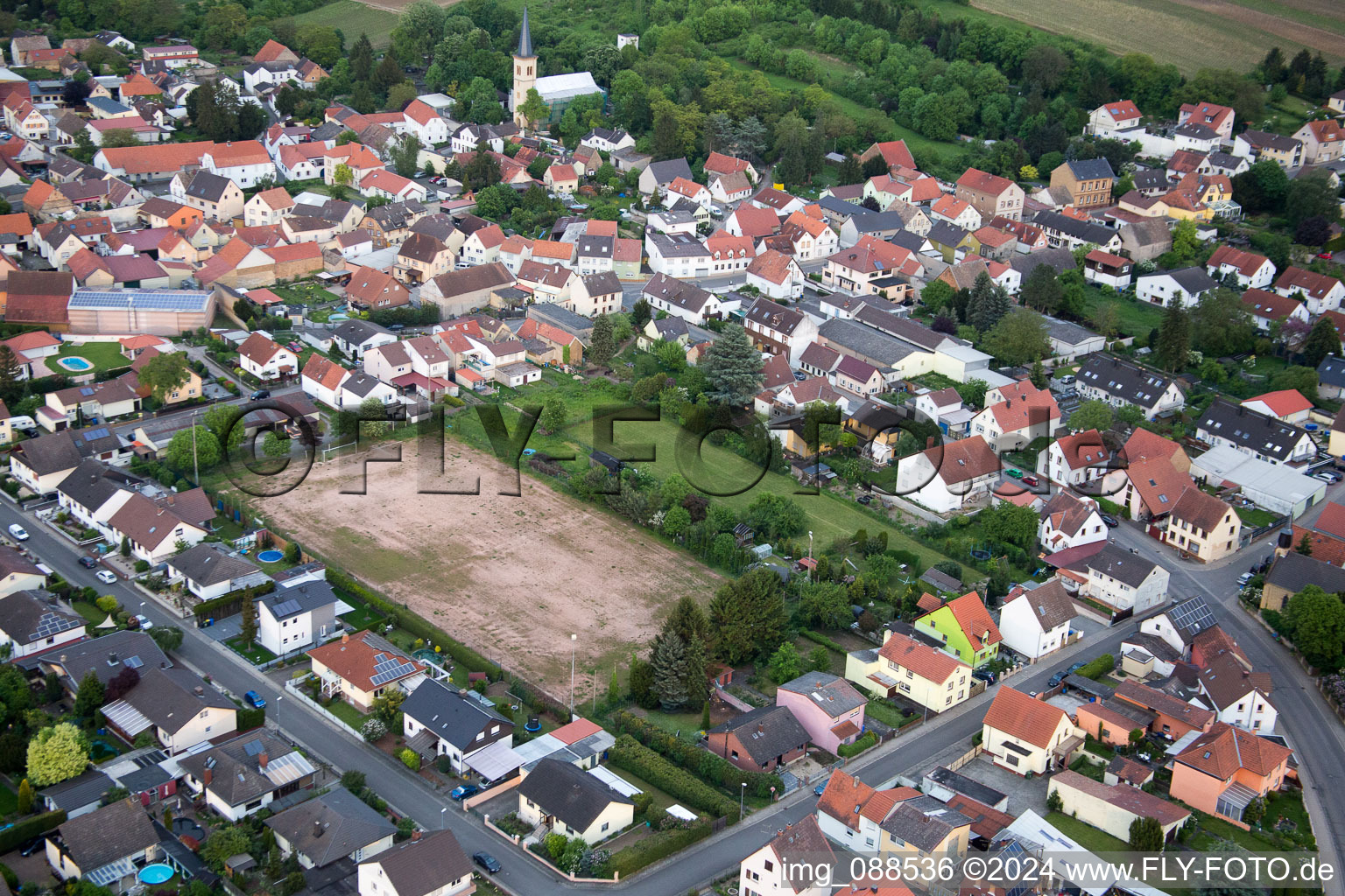 Luftaufnahme von Dorf - Ansicht in Dittelsheim-Heßloch im Bundesland Rheinland-Pfalz, Deutschland