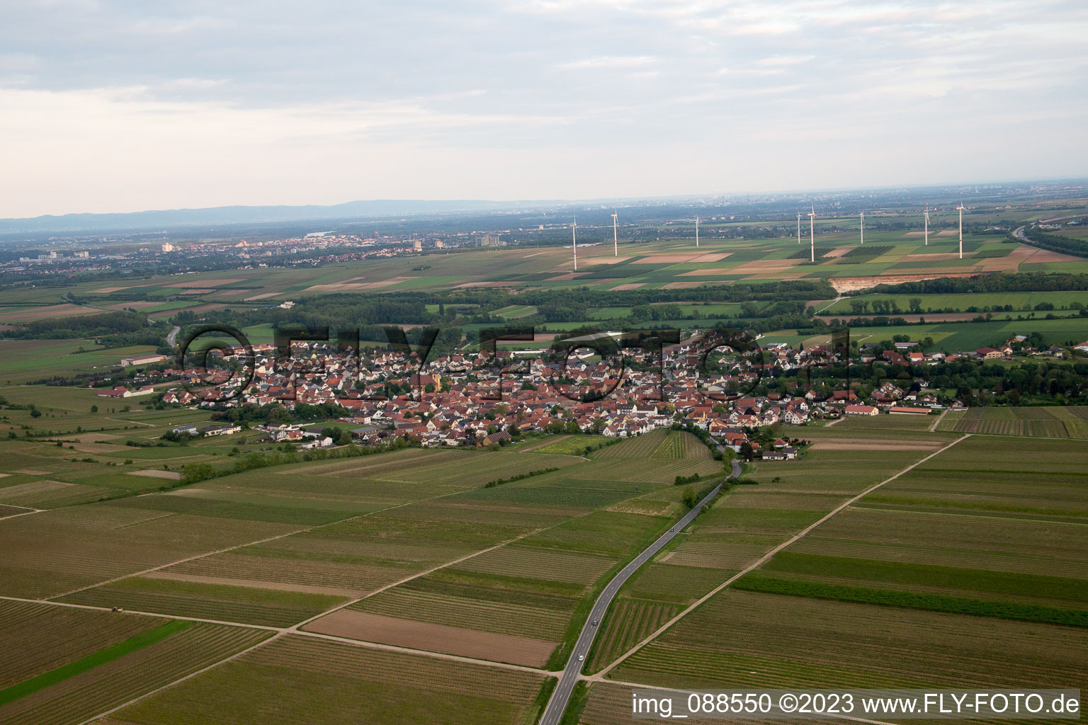 Luftbild von Ortsteil Abenheim in Worms im Bundesland Rheinland-Pfalz, Deutschland