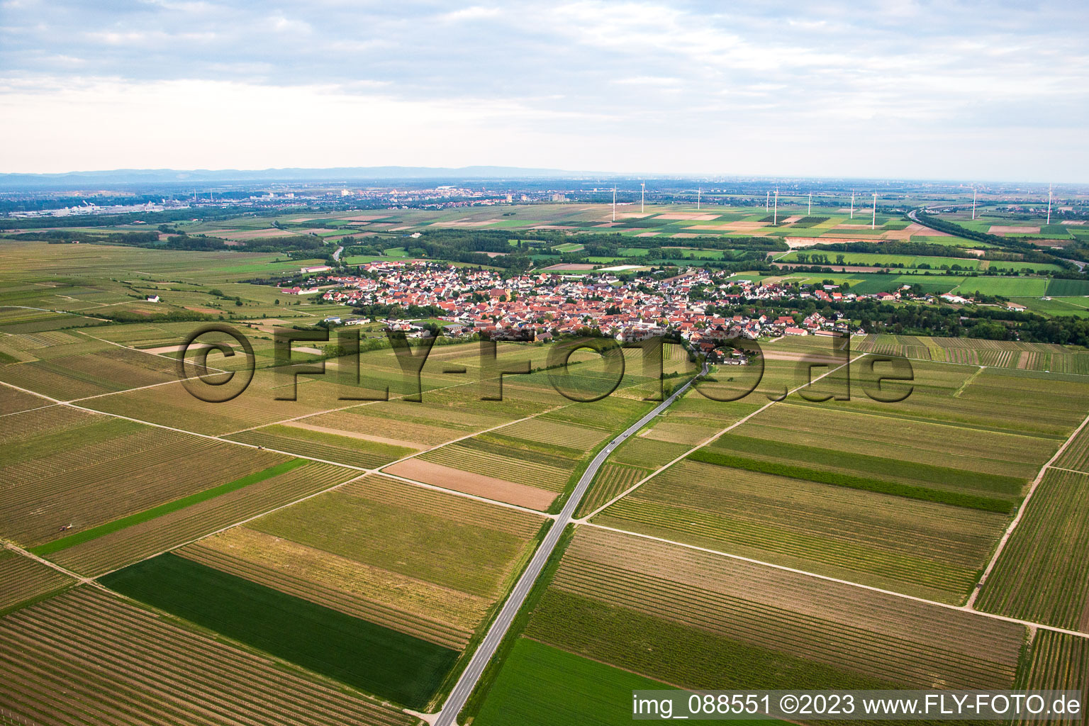 Luftaufnahme von Ortsteil Abenheim in Worms im Bundesland Rheinland-Pfalz, Deutschland