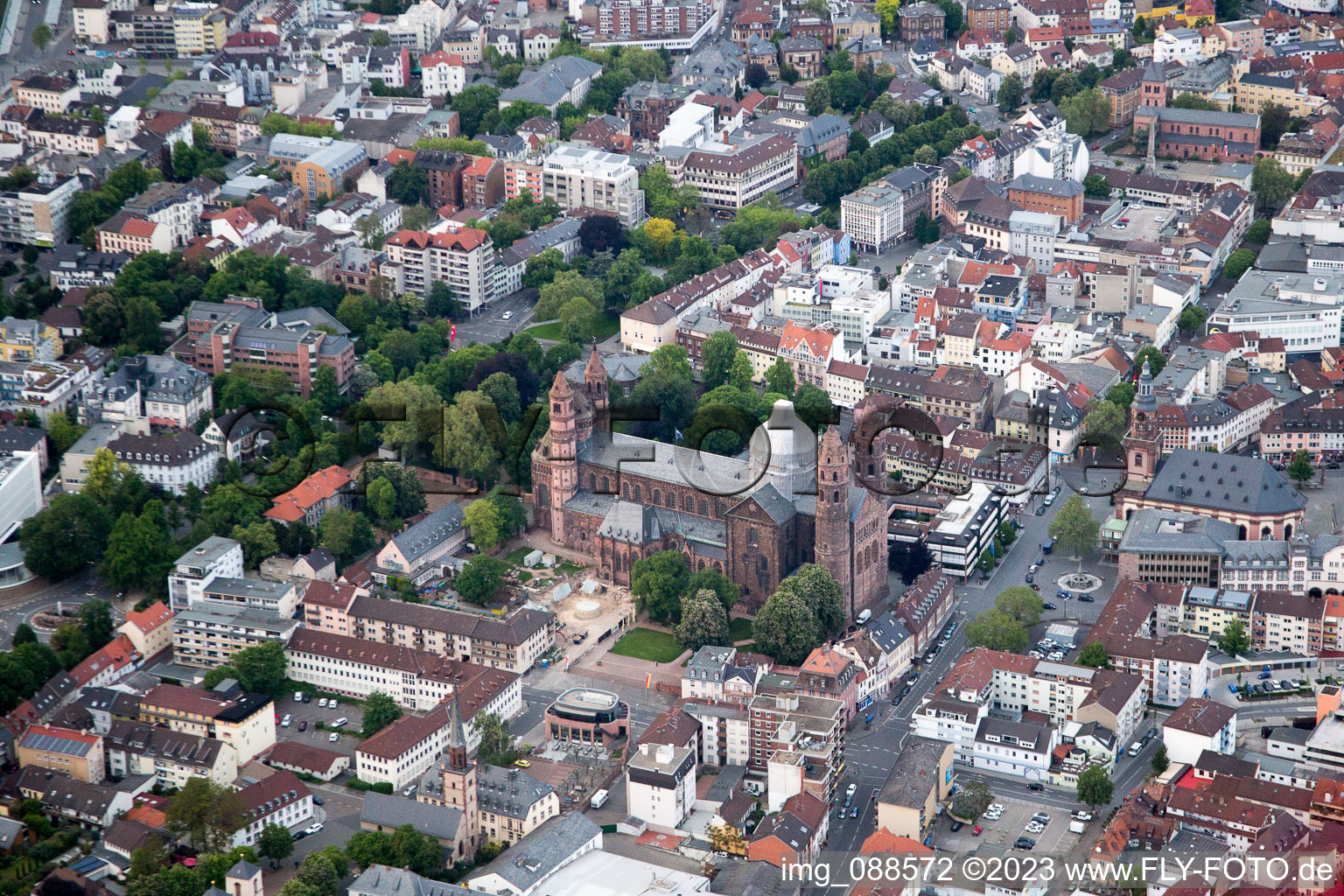 Luftaufnahme von Dom in Worms im Bundesland Rheinland-Pfalz, Deutschland