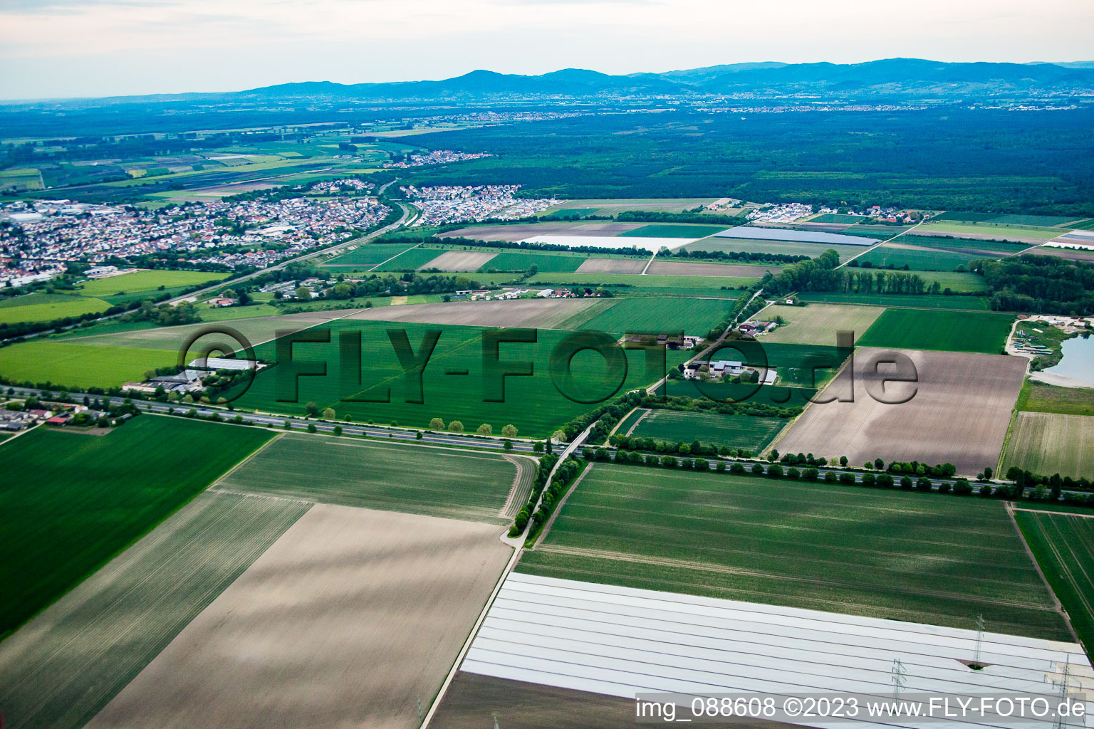 Drohnenbild von Bürstadt im Bundesland Hessen, Deutschland