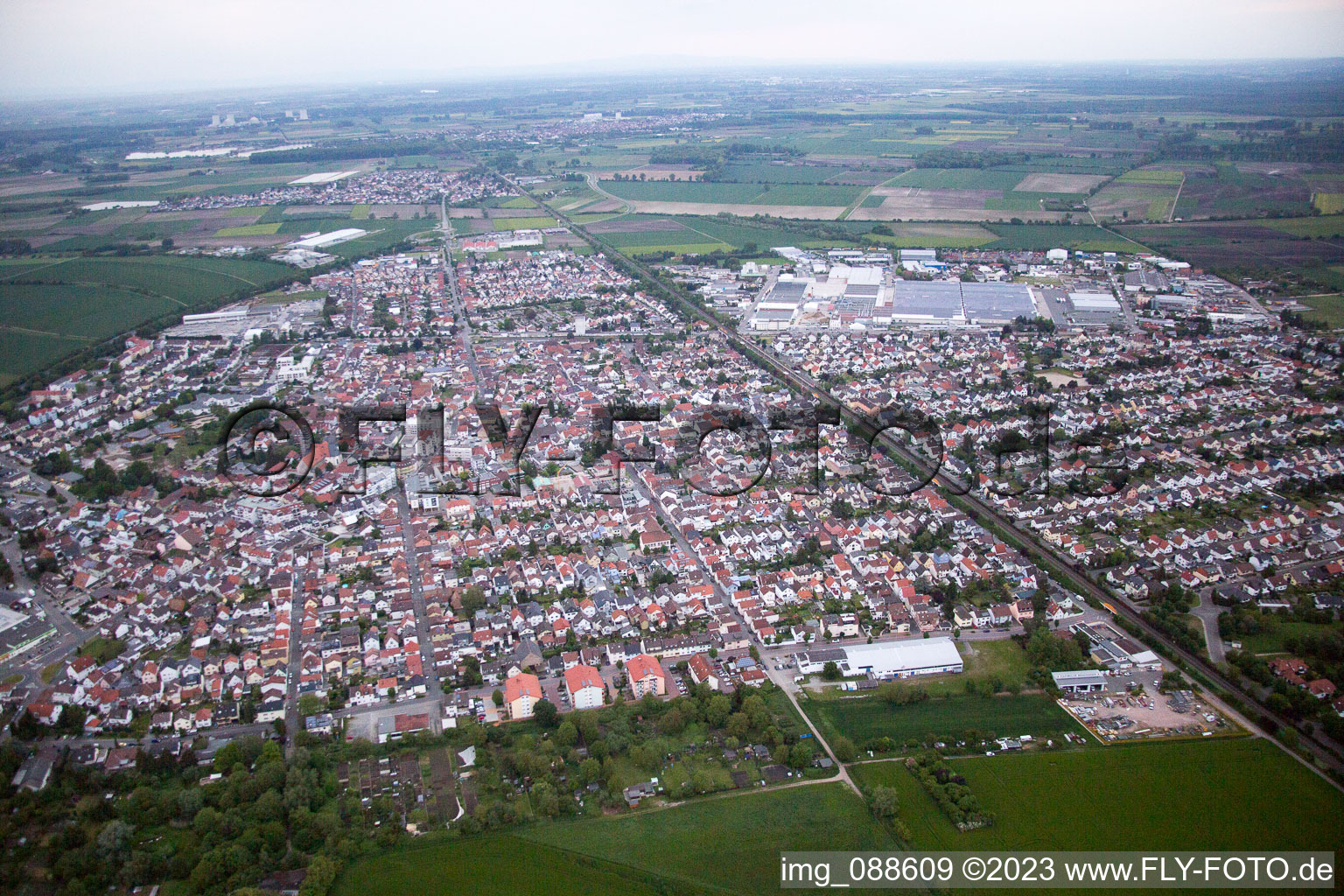 Bürstadt im Bundesland Hessen, Deutschland aus der Drohnenperspektive