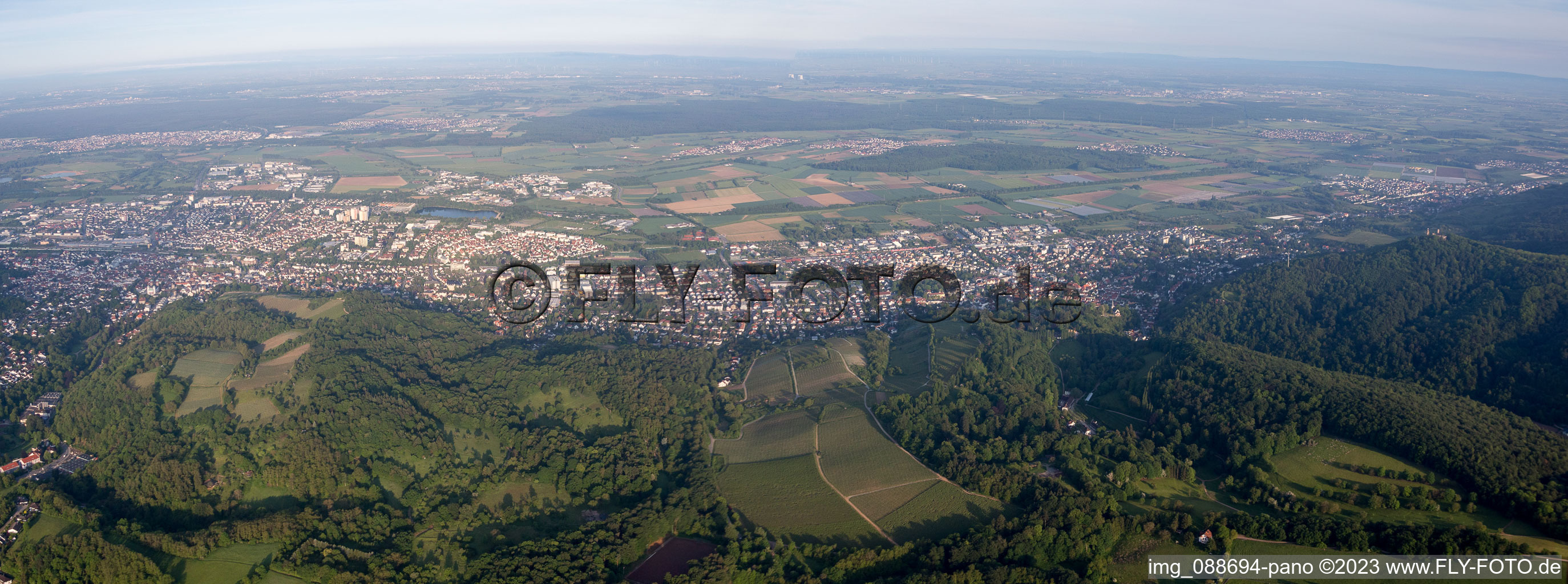 Bensheim, Auerbach von Osten im Bundesland Hessen, Deutschland aus der Luft