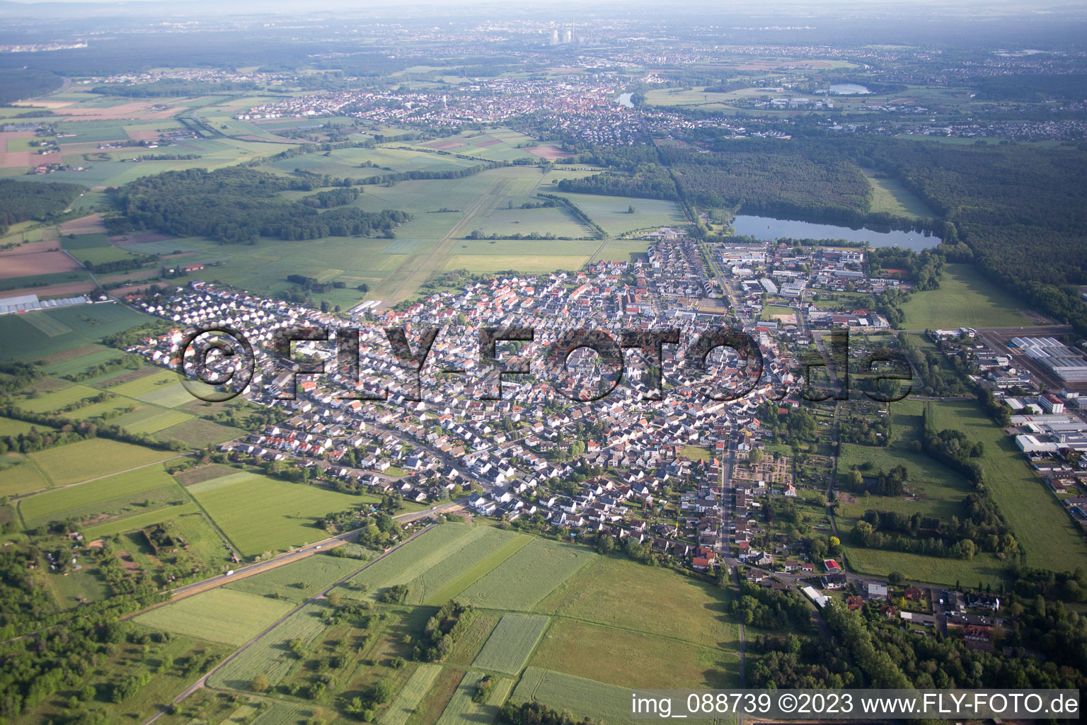 Luftbild von Mainhausen im Bundesland Hessen, Deutschland