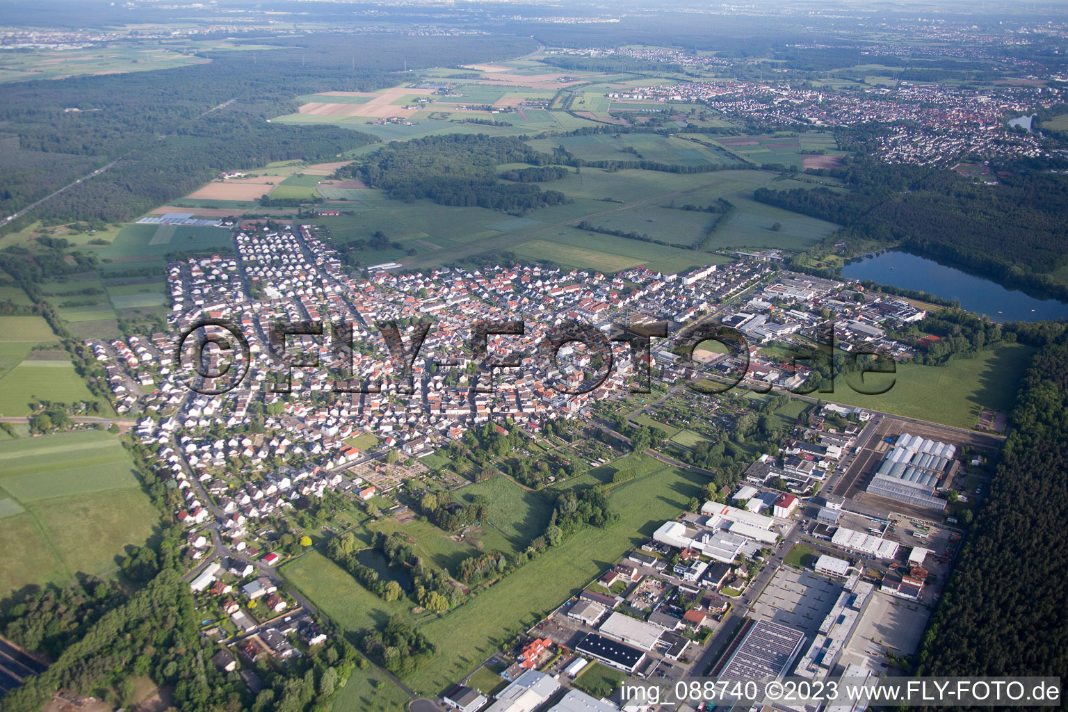 Luftaufnahme von Mainhausen im Bundesland Hessen, Deutschland