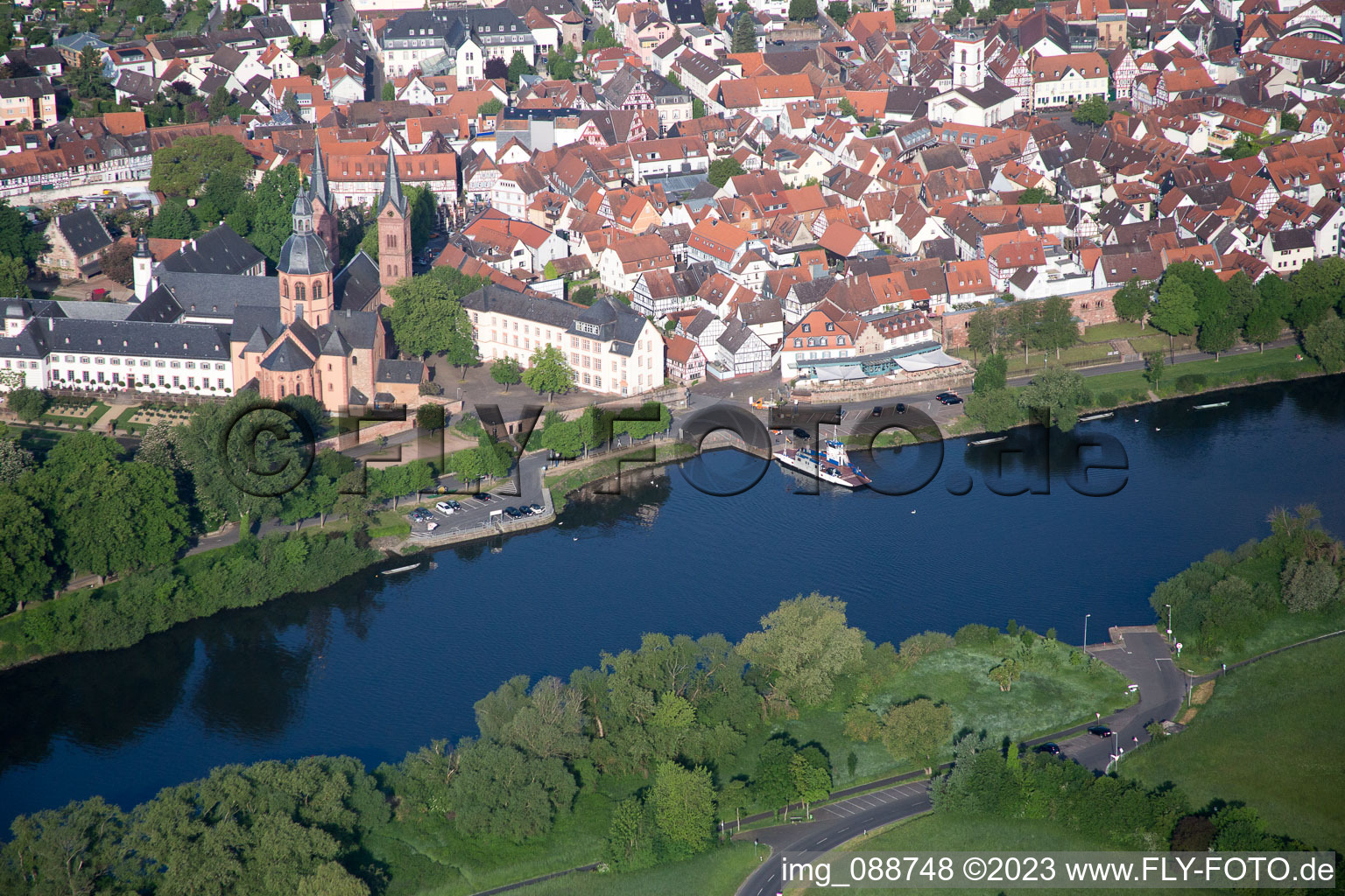 Luftbild von Seligenstadt im Bundesland Hessen, Deutschland