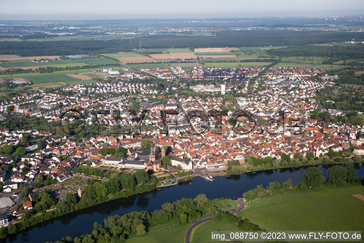 Luftaufnahme von Seligenstadt im Bundesland Hessen, Deutschland