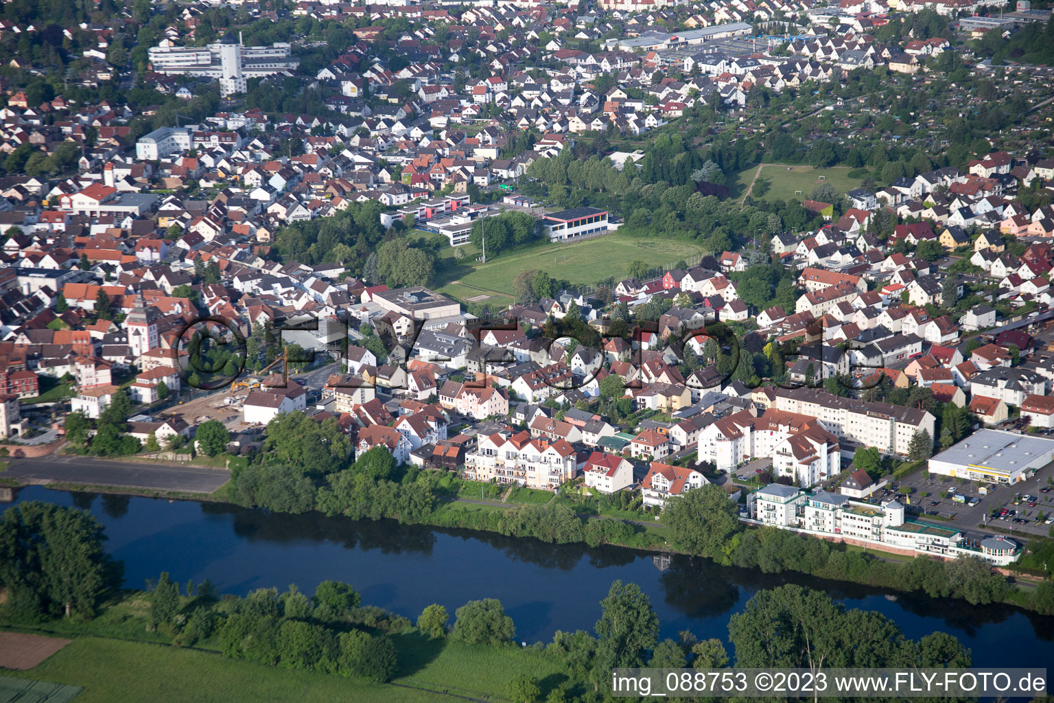 Seligenstadt im Bundesland Hessen, Deutschland aus der Luft