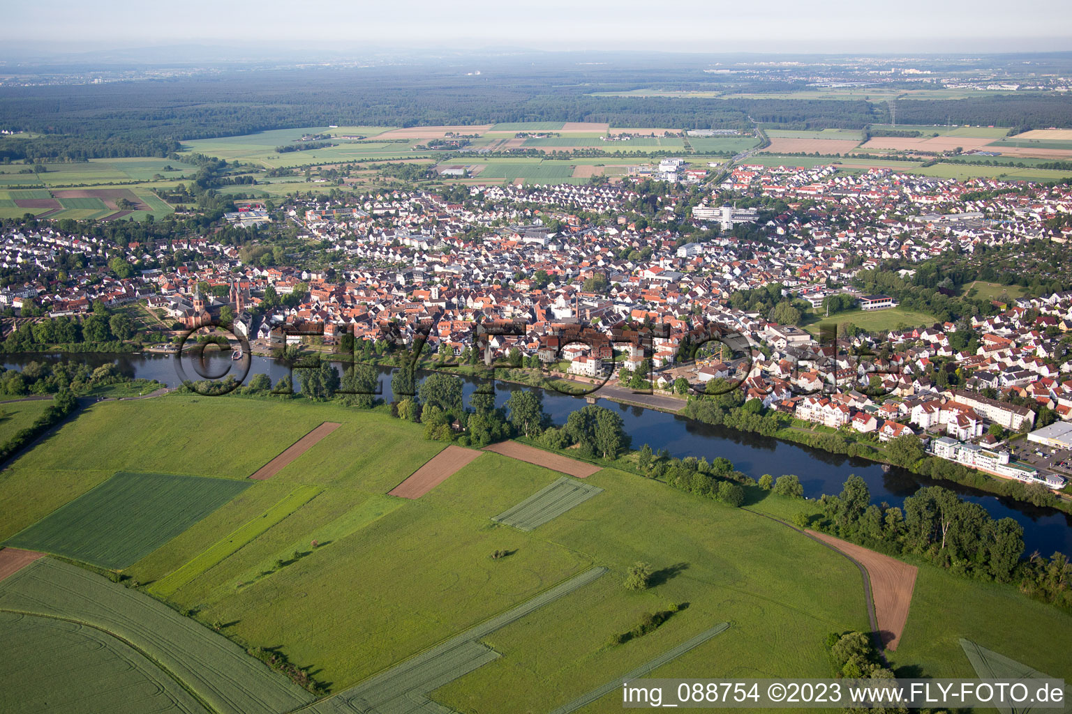 Seligenstadt im Bundesland Hessen, Deutschland von oben gesehen