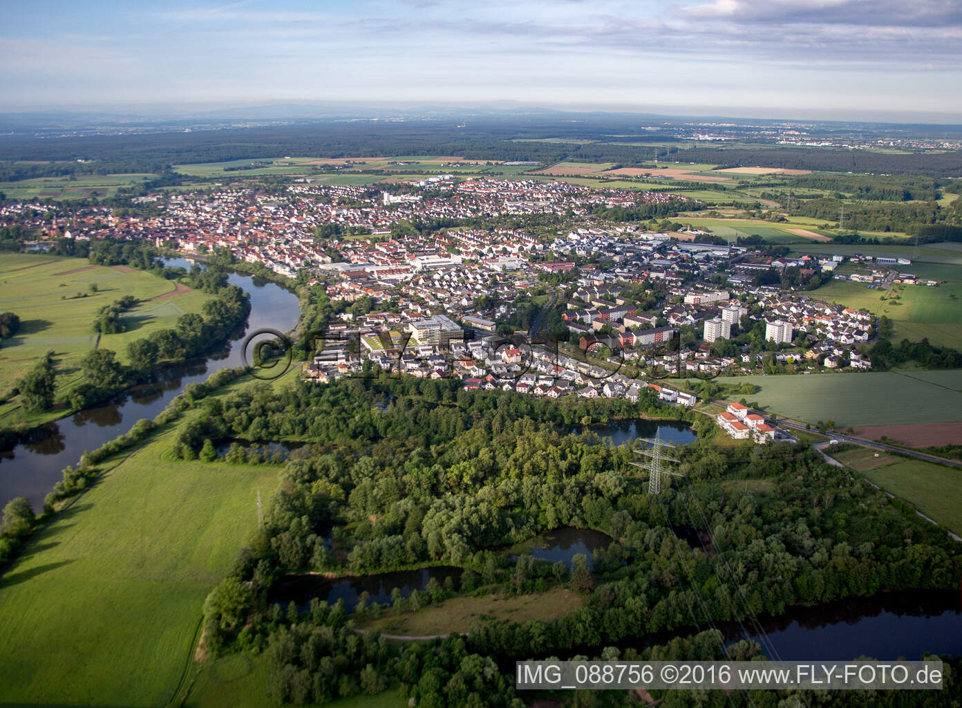 Dorfkern an den Fluß- Uferbereichen des Main in Seligenstadt im Bundesland Hessen, Deutschland
