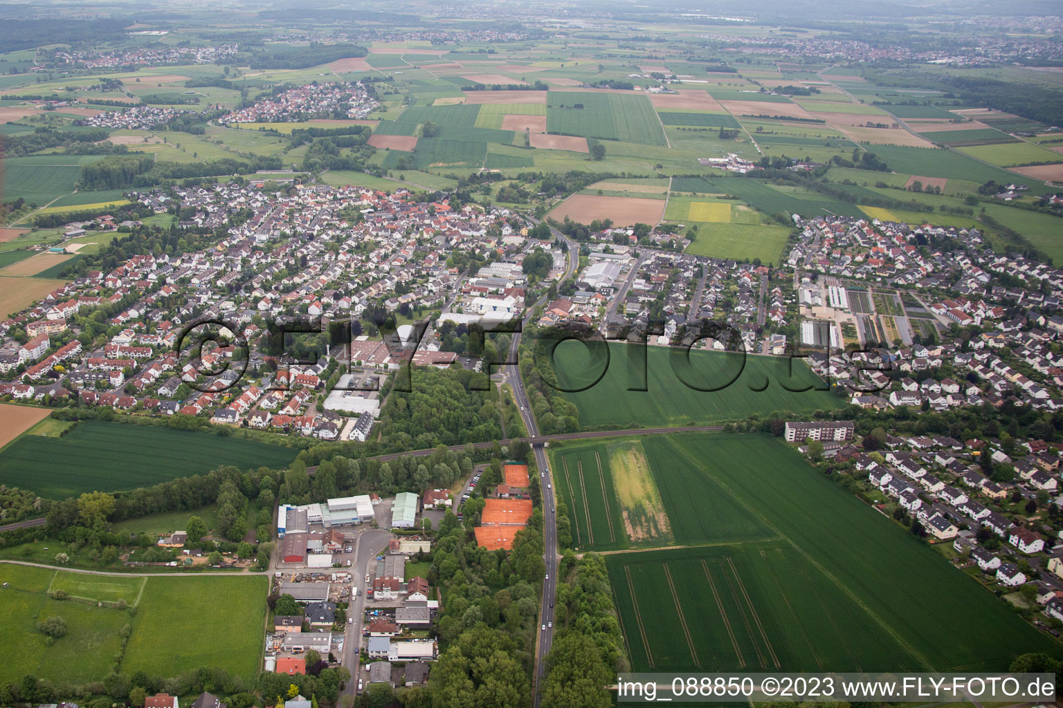 Bruchköbel im Bundesland Hessen, Deutschland vom Flugzeug aus