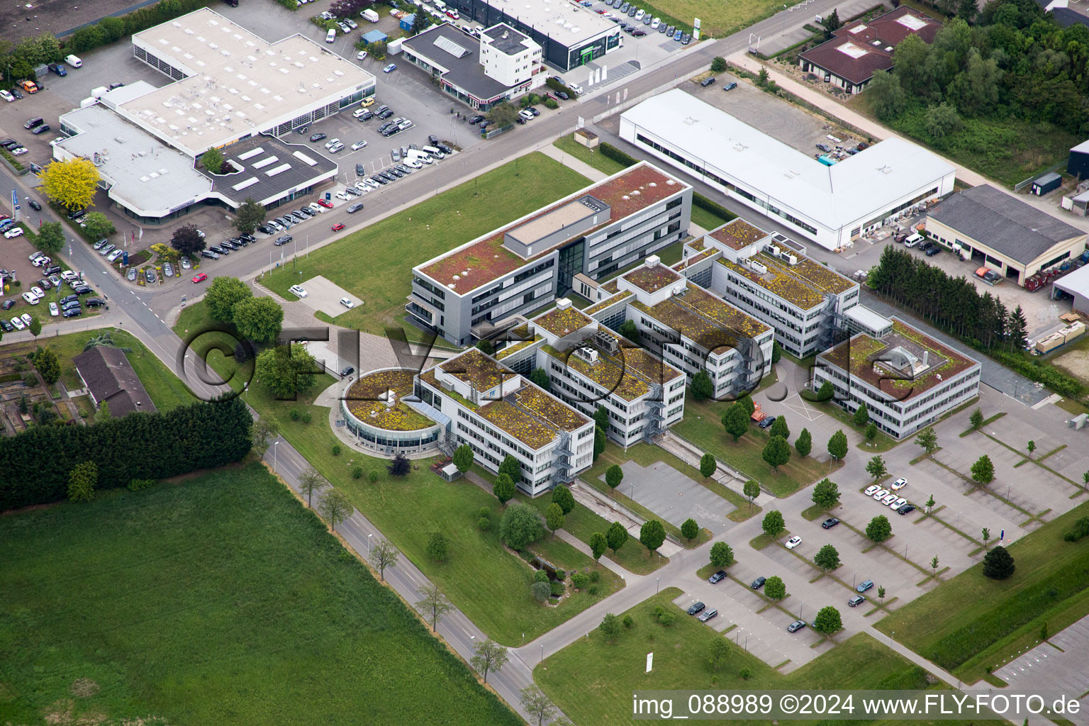 Luftbild von Gewerbegebiet und Firmenansiedlung SAP Schulungszentrum in Bensheim im Bundesland Hessen, Deutschland