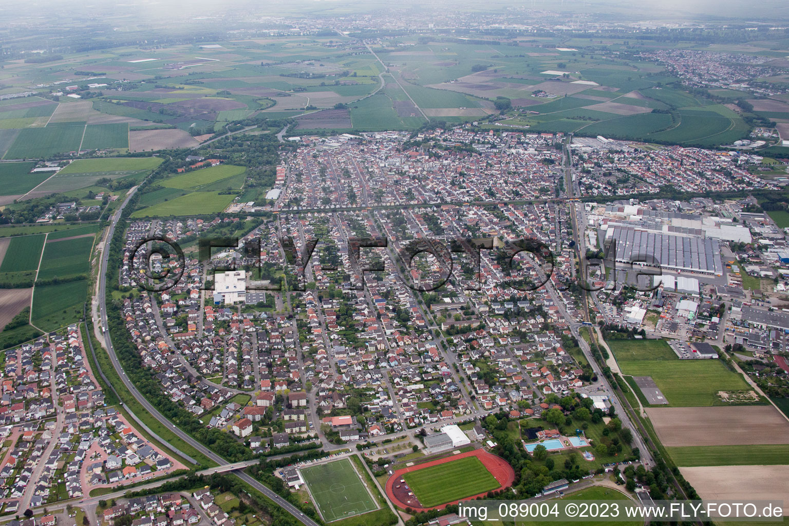 Bürstadt im Bundesland Hessen, Deutschland von einer Drohne aus