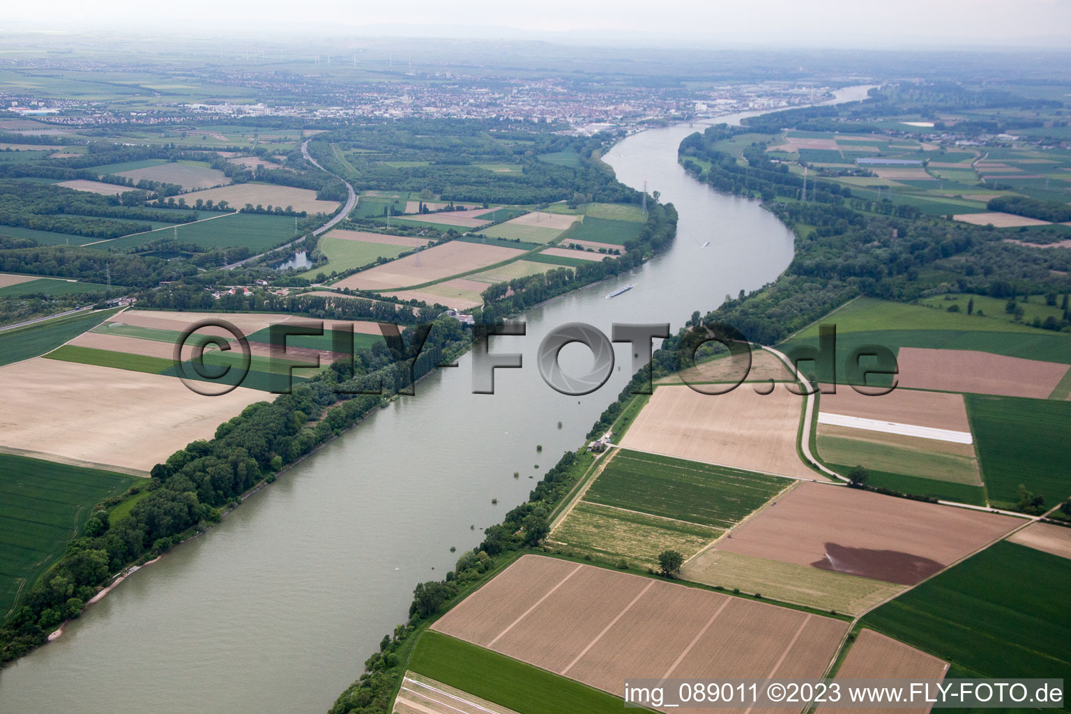 Luftaufnahme von Petersau im Bundesland Rheinland-Pfalz, Deutschland