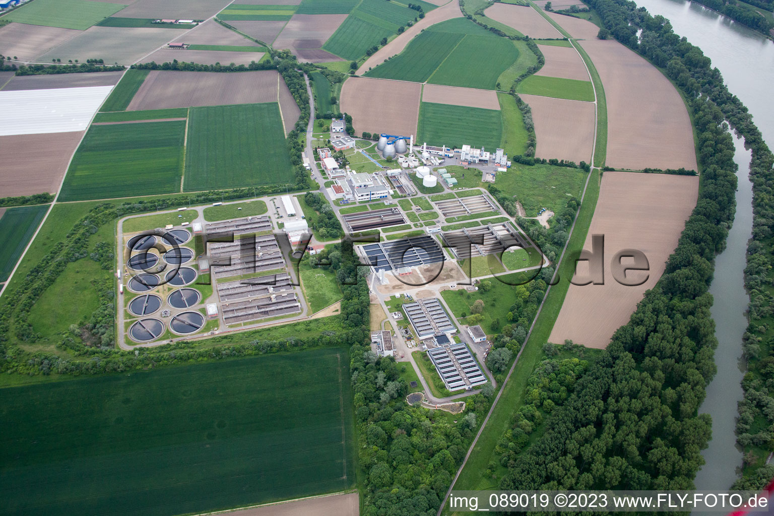 Luftbild von Klärwerk Stadtentwässerung im Ortsteil Sandhofen in Mannheim im Bundesland Baden-Württemberg, Deutschland