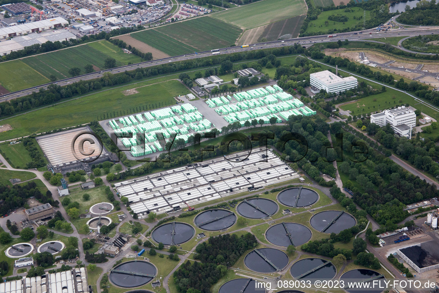 BASF Kläranlage im Ortsteil Mörsch in Frankenthal im Bundesland Rheinland-Pfalz, Deutschland aus der Luft betrachtet
