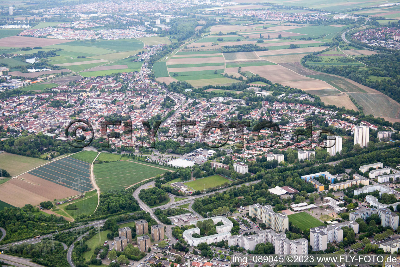Ortsteil Pfingstweide in Ludwigshafen am Rhein im Bundesland Rheinland-Pfalz, Deutschland von oben