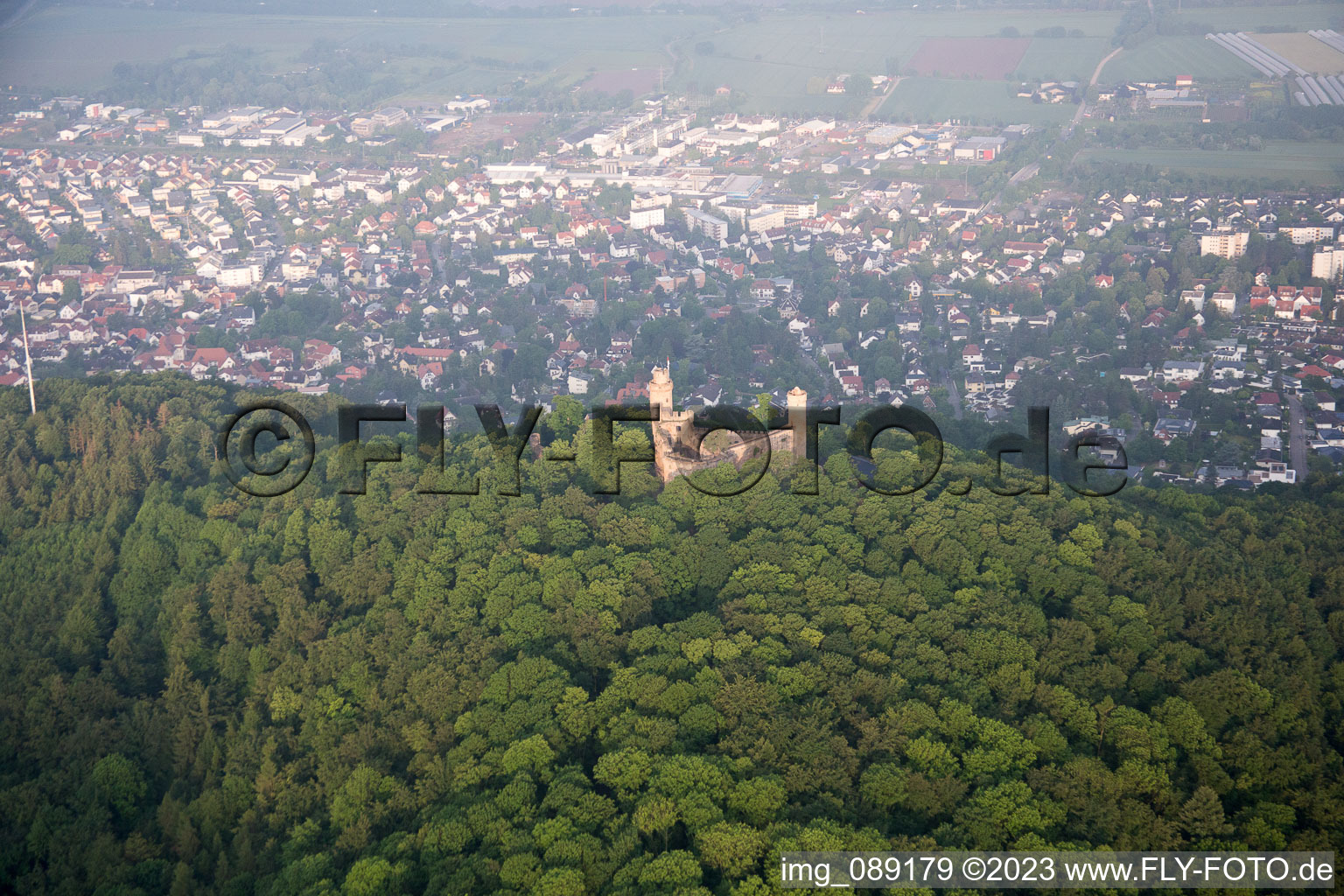 Schrägluftbild von Auerbach, Schloß Auerbach im Bundesland Hessen, Deutschland