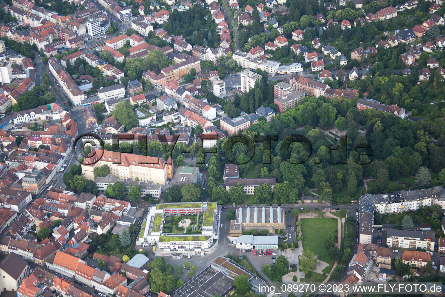 Drohnenbild von Ortsteil Durlach in Karlsruhe im Bundesland Baden-Württemberg, Deutschland