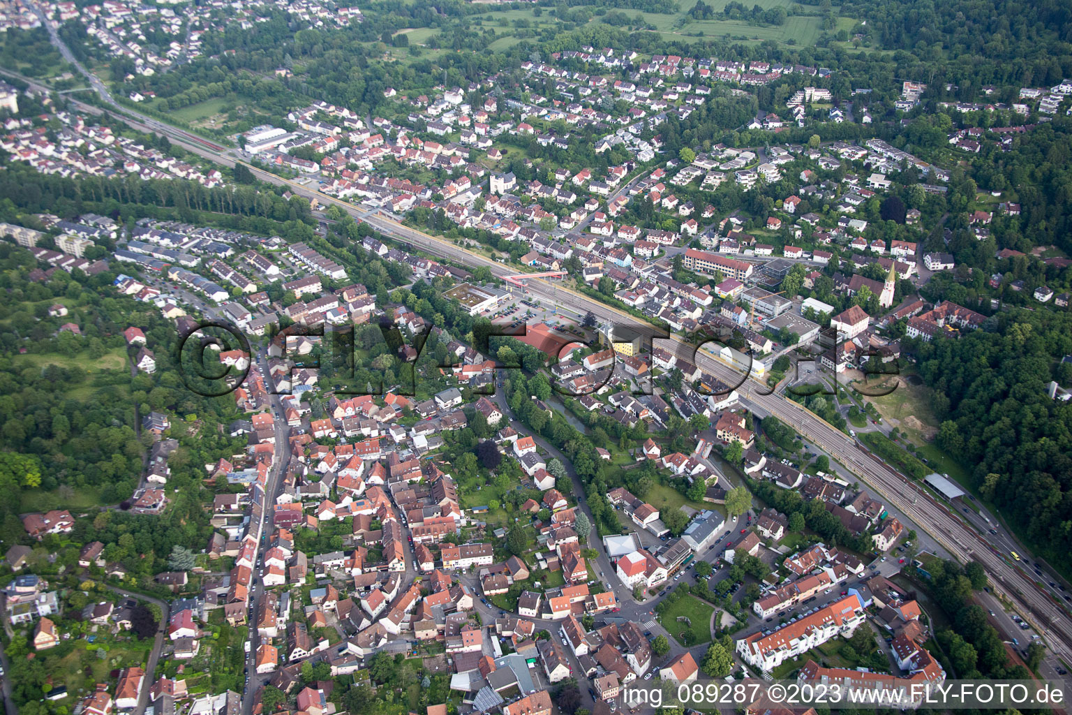 Ortsteil Grötzingen in Karlsruhe im Bundesland Baden-Württemberg, Deutschland vom Flugzeug aus