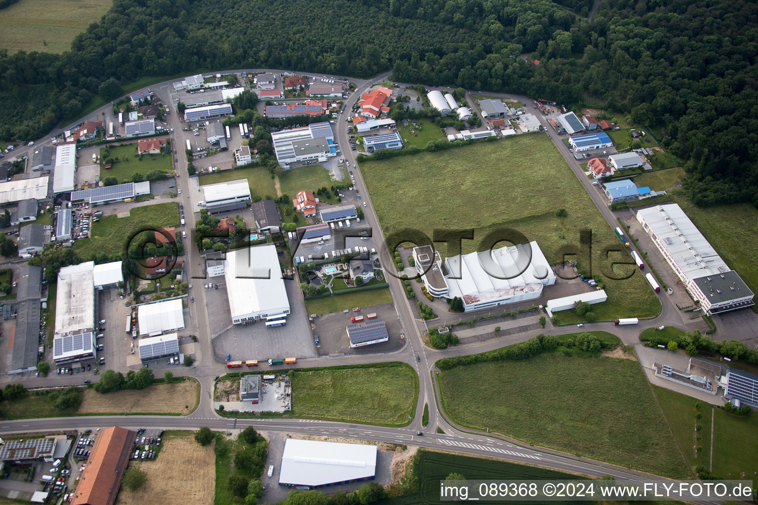 Östringen im Bundesland Baden-Württemberg, Deutschland aus der Luft