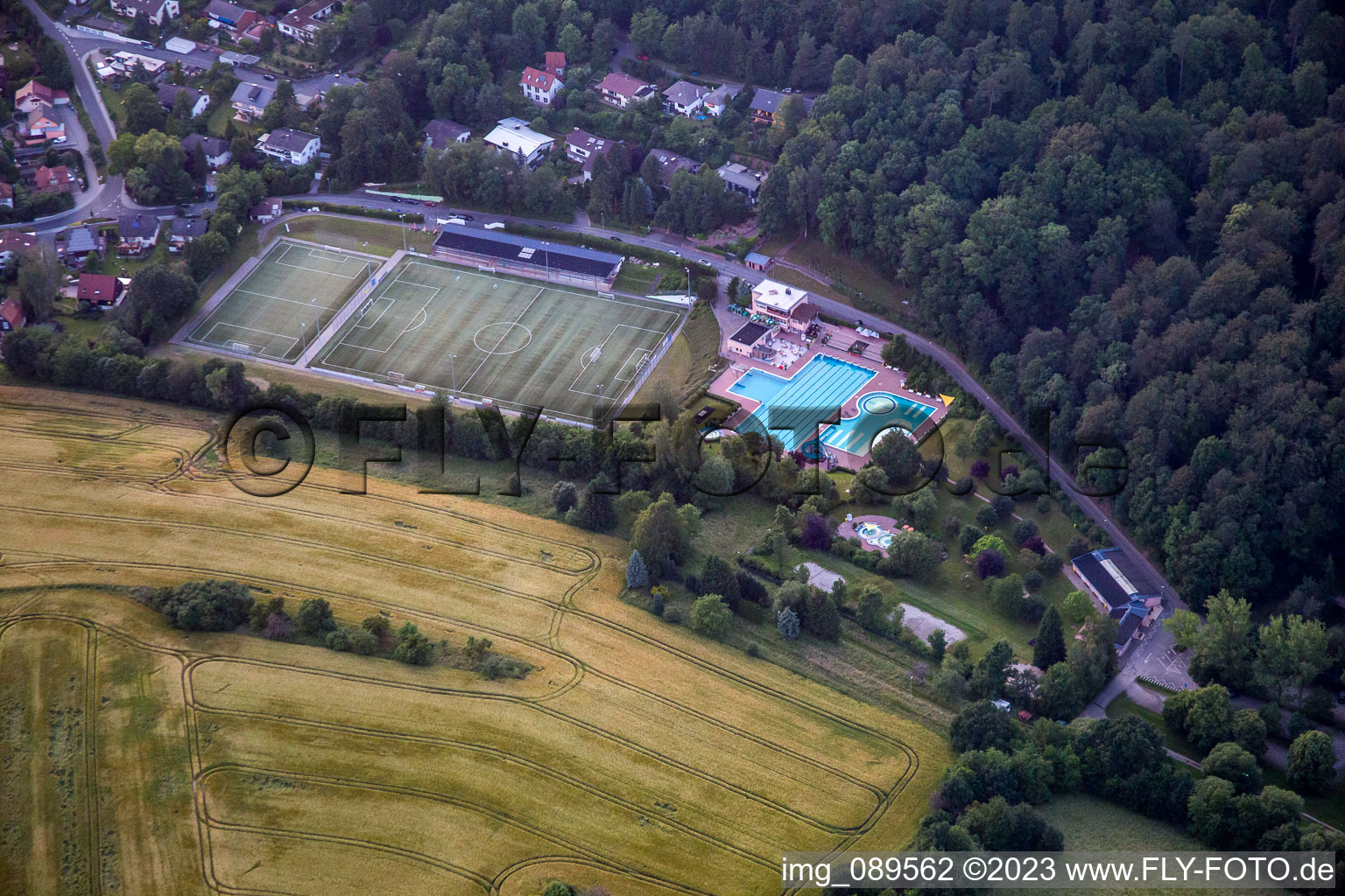 Luftbild von Waldschwimmbad Michelstadt im Bundesland Hessen, Deutschland