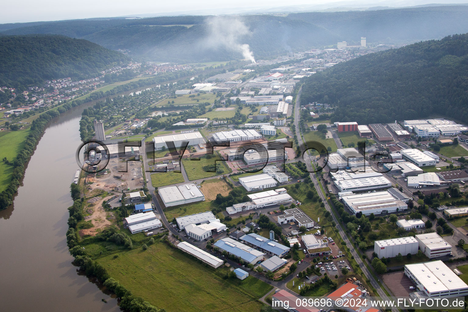 Industriegebiet Hafenstr im Ortsteil Grünenwört in Wertheim im Bundesland Baden-Württemberg, Deutschland