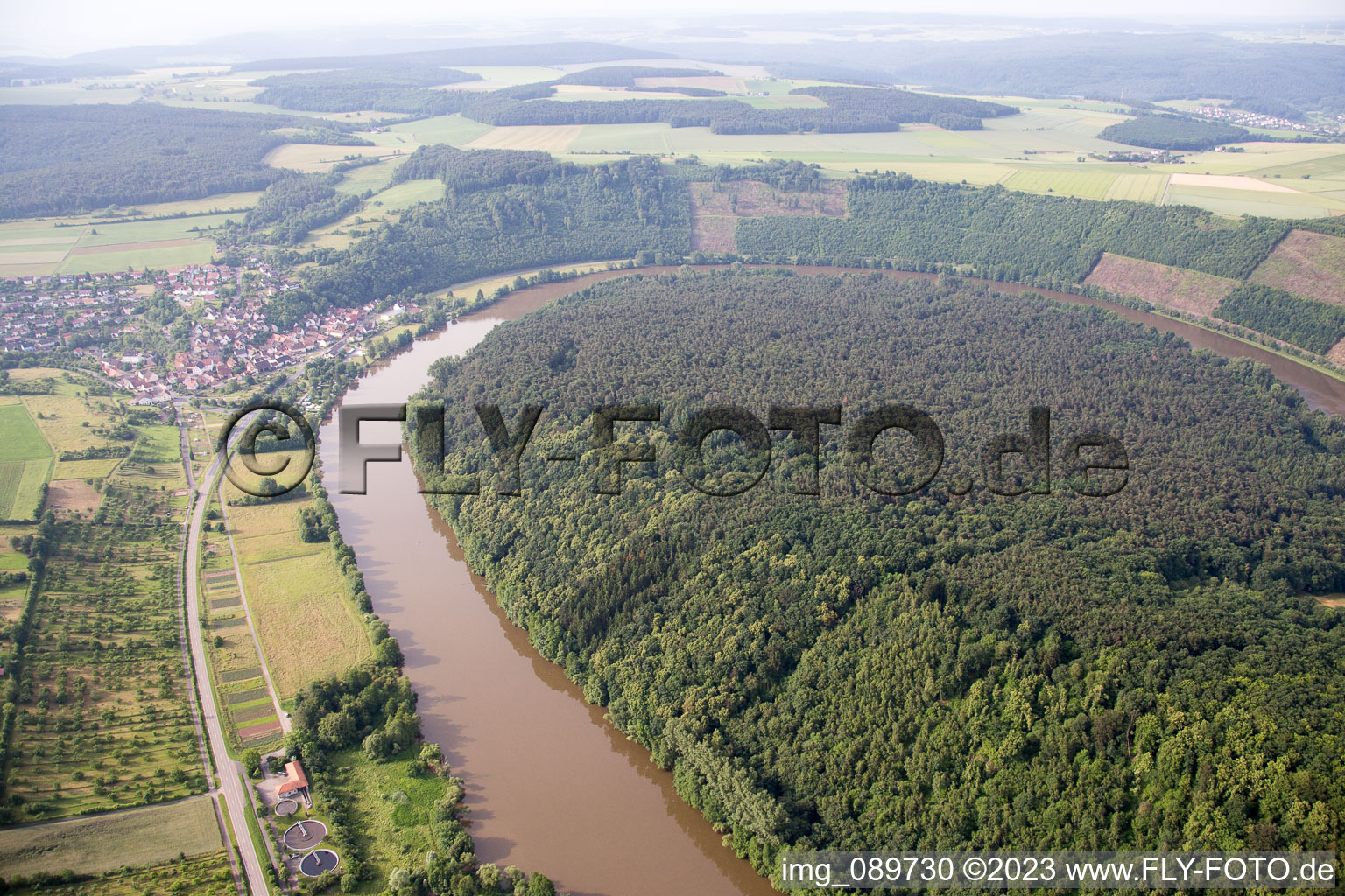 Luftaufnahme von Urphar, Mainschleife im Bundesland Baden-Württemberg, Deutschland