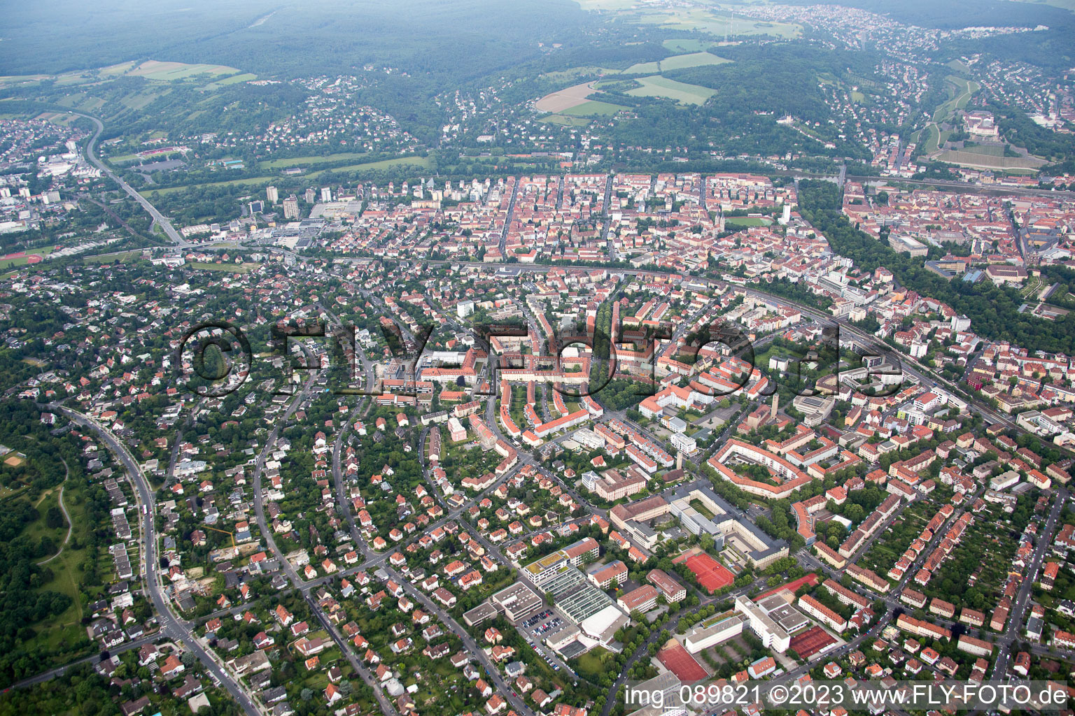 Würzburg im Bundesland Bayern, Deutschland aus der Drohnenperspektive
