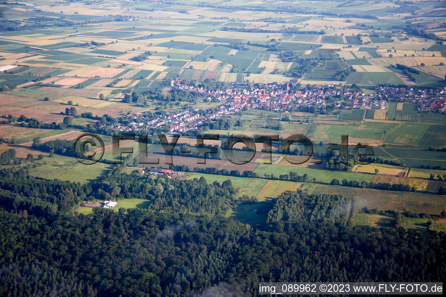 Luftbild von Kapsweyer im Bundesland Rheinland-Pfalz, Deutschland