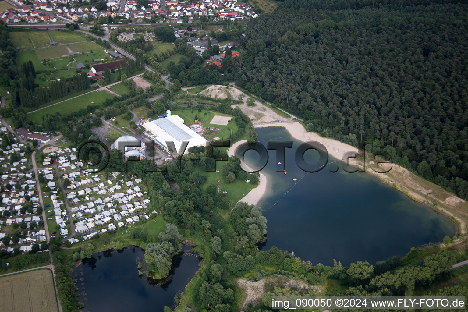 Rülzheim im Bundesland Rheinland-Pfalz, Deutschland von der Drohne aus gesehen