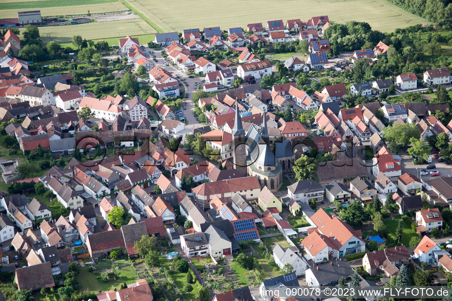 Luftaufnahme von Geinsheim im Bundesland Rheinland-Pfalz, Deutschland