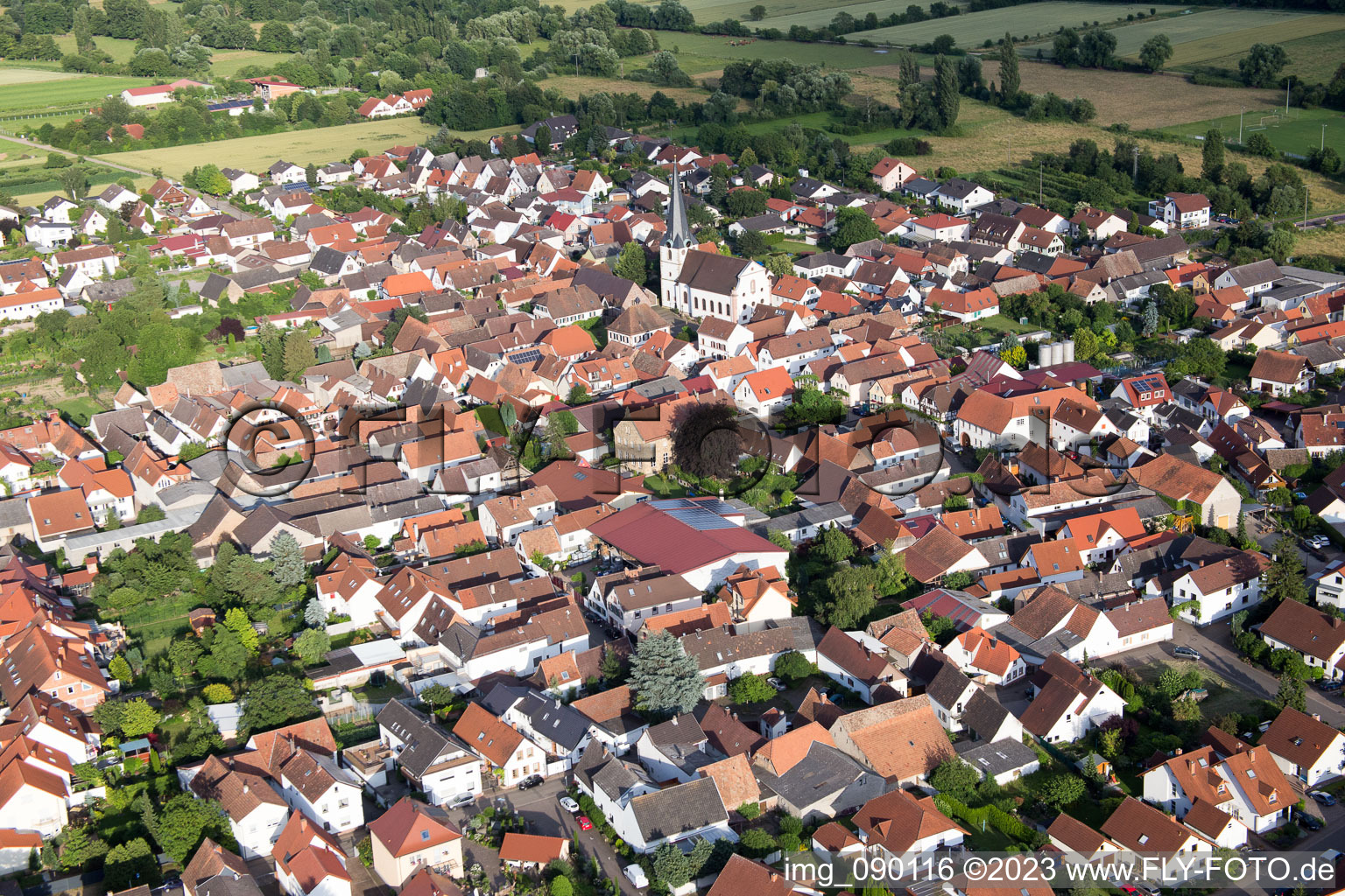 Venningen im Bundesland Rheinland-Pfalz, Deutschland von einer Drohne aus