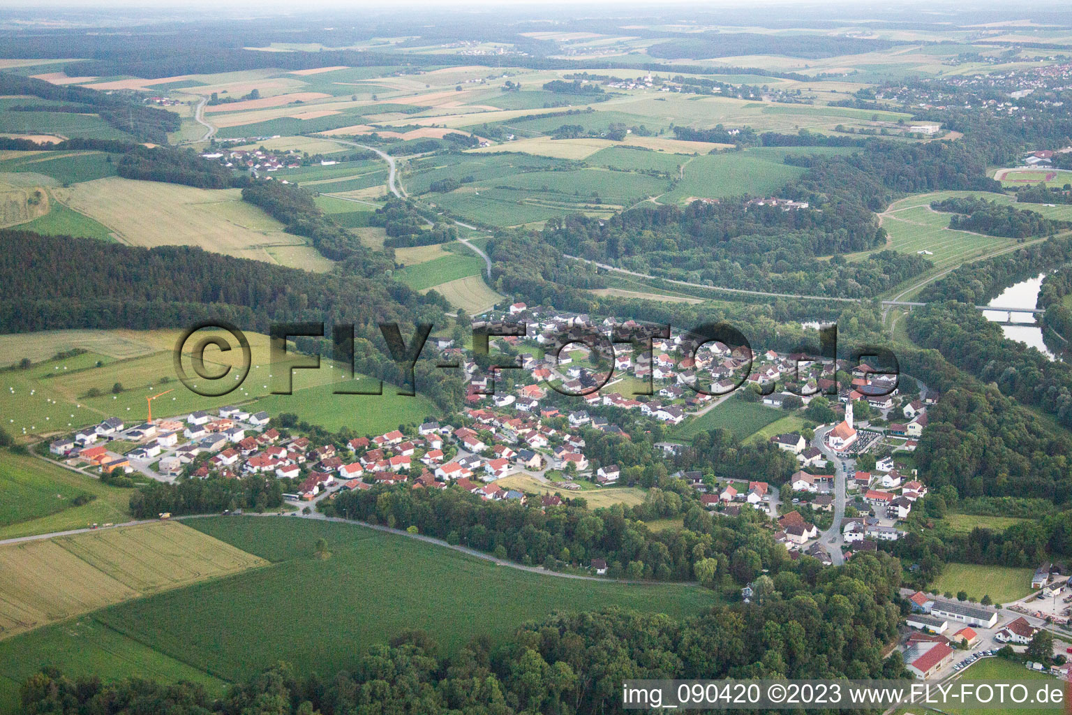 Luftbild von Gottfrieding im Bundesland Bayern, Deutschland